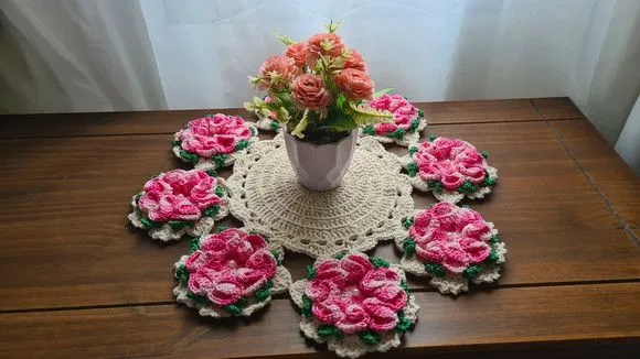 Mini Centro de Mesa em Crochê Flores Rosa Mescla - foto 2