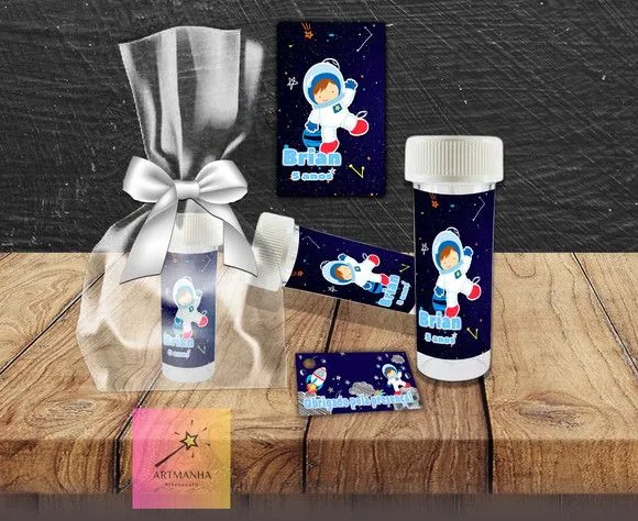 Bolha de Sabão Astronauta Personalizada - feito à mão por Artmanha Lembrancinhas