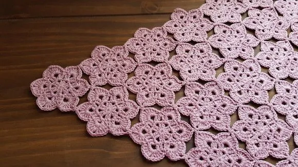 Centro de Mesa em Crochê Mini Flor Rosa Antigo - foto 4
