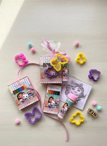 Kit Massinha Infantil Casa Mágica da Gabby Personalizado - feito à mão por Mi Papelaria Criativa