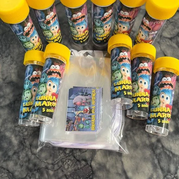 Bolha de Sabão Divertidamente Personalizada - feito à mão por Artmanha Lembrancinhas