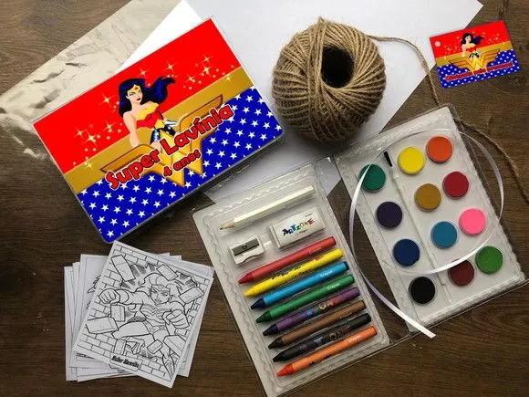 Estojo de Pintura Mulher Maravilha Personalizado - artesanato feito à mão por Mi Papelaria Criativa