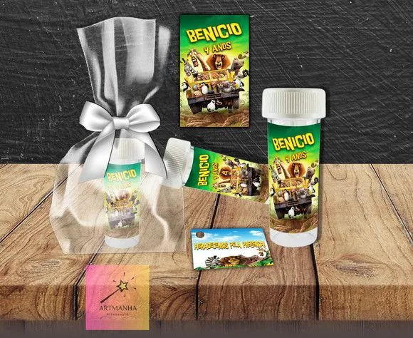 Bolha de Sabão Madagascar Personalizada - feito à mão por Artmanha Lembrancinhas