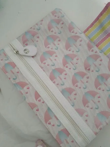 Kit higiene do bebê- Porta fraldas e lenço umedecido - artesanato feito à mão por Innovare Studio