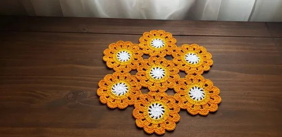 Toalhinha de Crochê Flor Japonesa Laranja (30 cm x 30 Cm) - foto 5