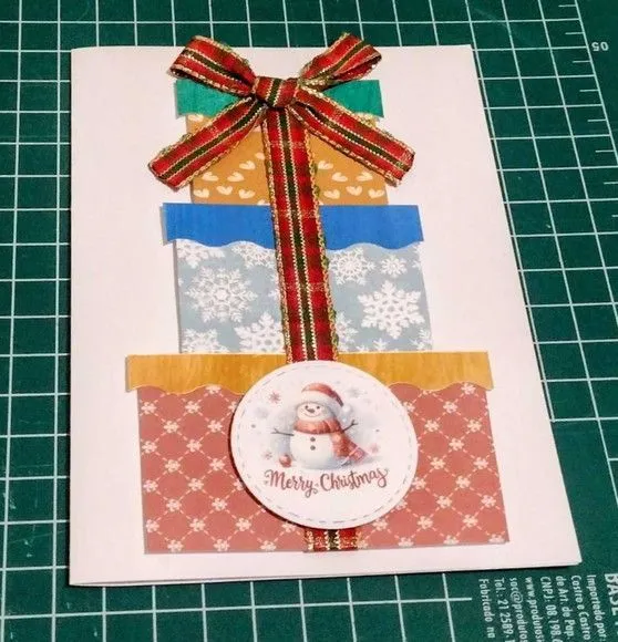 Cartão de Natal - Presentes e Boneco de Neve - foto 2