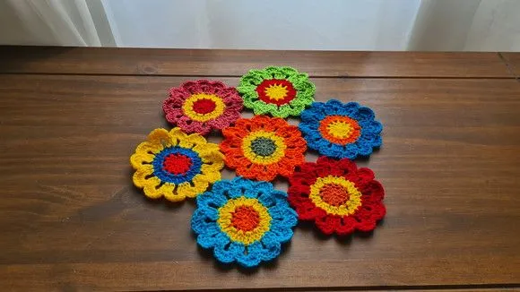 Toalhinha de Crochê Flor Japonesa Colorida (30 cm x 30 Cm) - foto 4