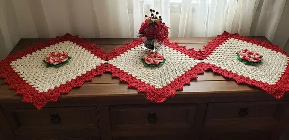 Trilho de Mesa com Aplicação de Flores - foto 5