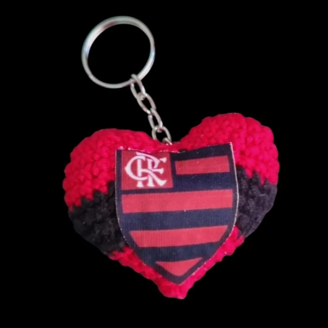Chaveiro de croche time do coração - artesanato feito à mão por Kello Amigurumi
