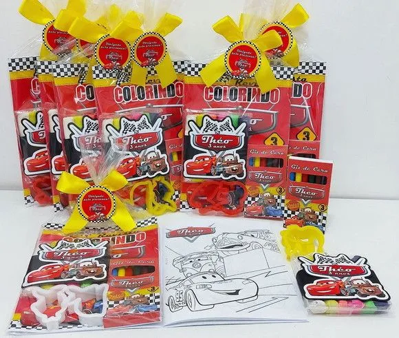 Revista Colorir Carros Personalizada - feito à mão por Mi Papelaria Criativa
