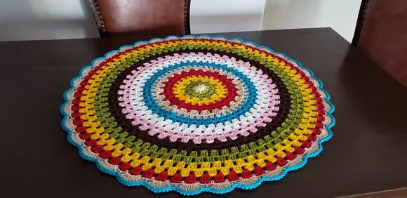 Centro de Mesa Crochê Colorido 70 cm - foto 2