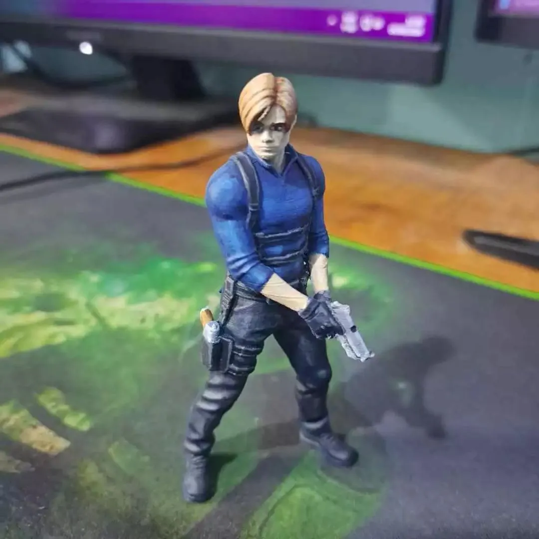 Action Figure Leon S Kennedy Resident Evil 10cm - Boneco Colecionável Impressão 3D Pintado à Mão RE9 - foto 2