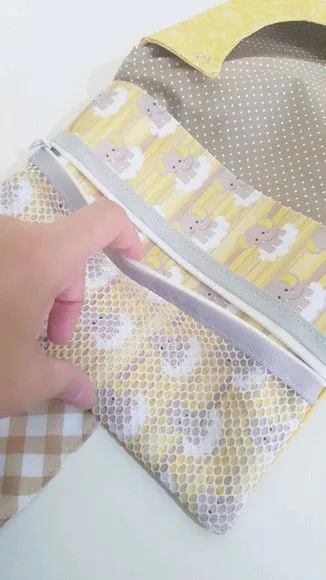 Kit higiene do bebê- Porta fraldas e lenço umedecido - foto 3