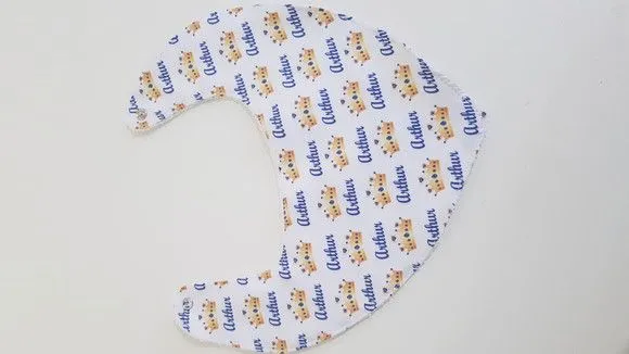 Babador Realeza - artesanato feito à mão por Innovare Studio