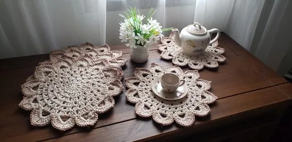 Mini Sousplat em Crochê Café ou Chá Porcelana (06 Unidades) - artesanato de Mari Crochê feito com carinho!