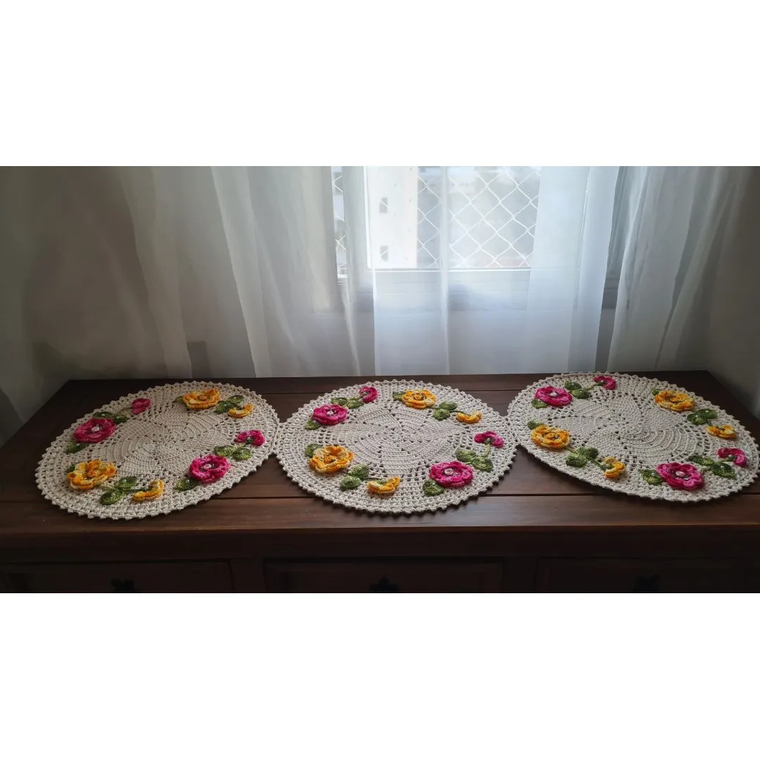 Caminho de Mesa em Crochê “Jardim das Flores” - foto 2