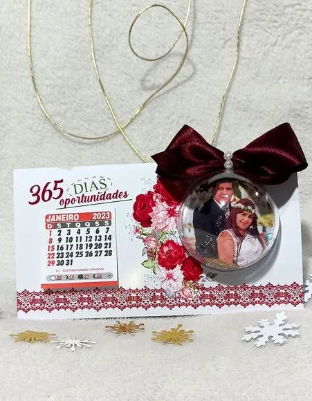 Calendário de Mesa com Bolinha e Foto Floral - artesanato de PAPCRIE