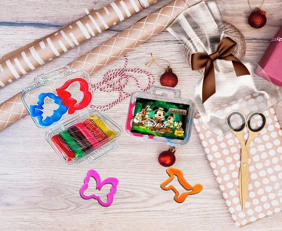 Mini Maleta com Massinhas Mickey Safari Personalizada - feito à mão por Artmanha Lembrancinhas