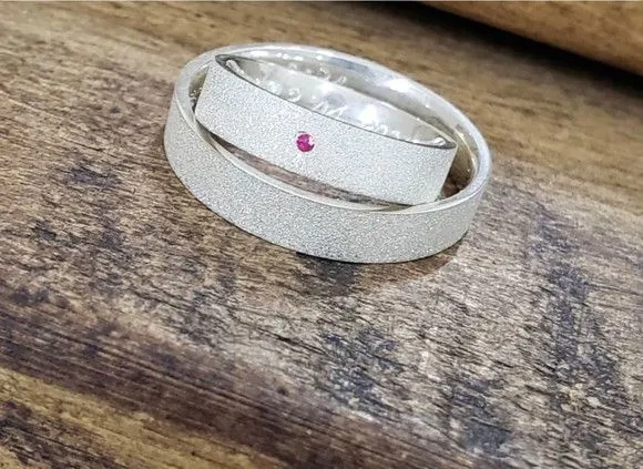 Par Alianças de Namoro Prata 950 4mm + Anel Solitário - artesanato feito à mão por TM JOIAS