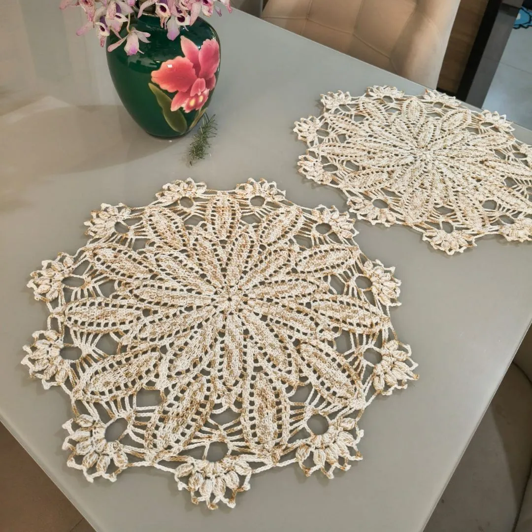 Sousplat de crochê flor - Natal - artesanato feito à mão por Ateliê Yasashii