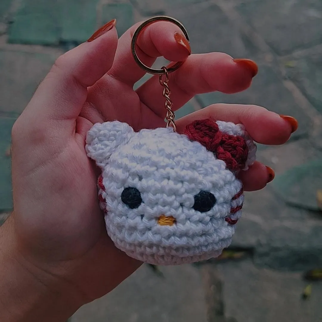 Chaveiro Hello Kitty em Crochê 🩷 - foto 4