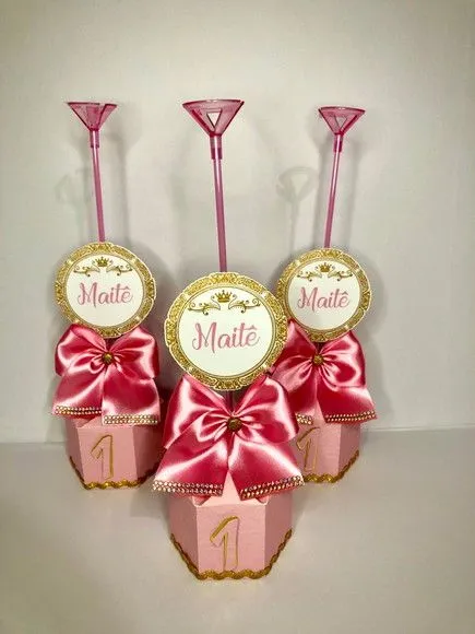 Centro de Mesa Luxo Realeza com Pega Balão - artesanato de Fina Essência Papelaria Personalizada