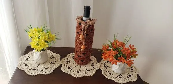 Porta Garrafa de Vinho em Crochê Mogno - foto 4