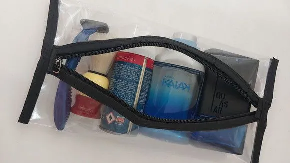 Necessaire Plástica Organizadora - feito à mão por Innovare Studio