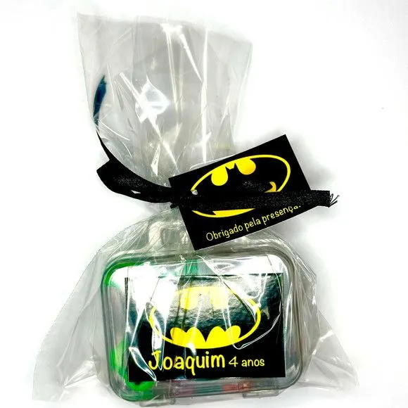 Maletinha Batman Modelar Personalizada - feito à mão por Mi Papelaria Criativa