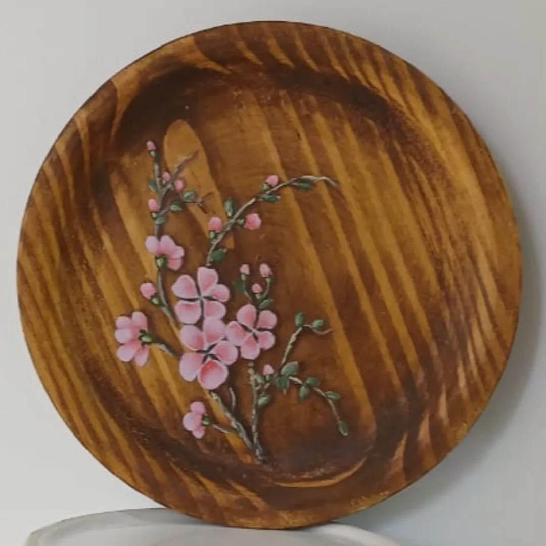 Pratinho de madeira flor de Cerejeira - artesanato de Flor Seca Casa e Ambiente
