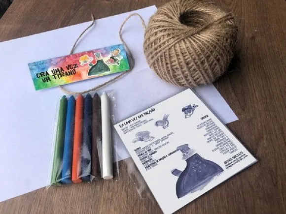 Kit Giz de cera Empresa Personalizado - feito à mão por Mi Papelaria Criativa