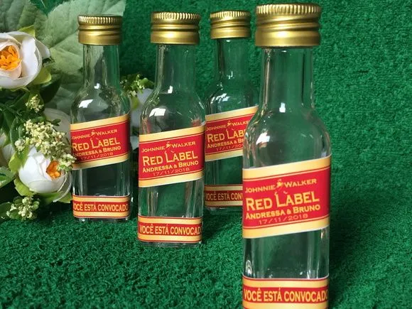 Garrafinha Red Label Personalizada - artesanato feito à mão por Mi Papelaria Criativa