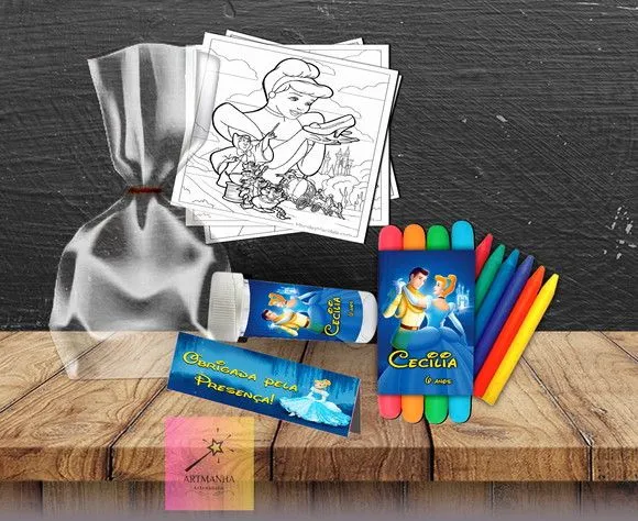 Kit Massinha + Giz + Bolha Cinderela Personalizado - feito à mão por Artmanha Lembrancinhas
