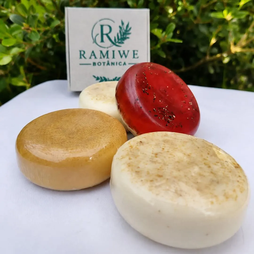 🍉 Sabonete Artesanal de Melancia, Aveia-Mel e Açafrão – 90 g - artesanato feito à mão por Ramiwe Botânica