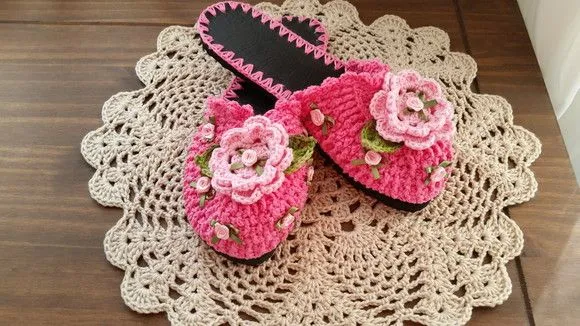 Chinelo de Quarto em Crochê - Flor Ipê - Número 34 - foto 2