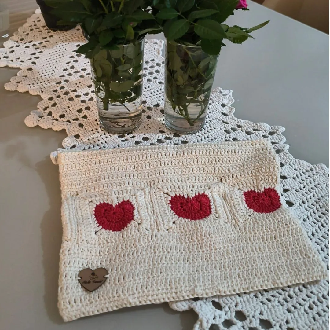 Necessaire de Crochê com Corações - 22x17cm - Cru - Presente de Natal - foto 2