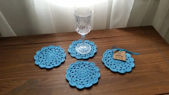 Descanso de Copos em Crochê - Azul Cancum (04 Unidades) - artesanato de Mari Crochê feito com carinho!