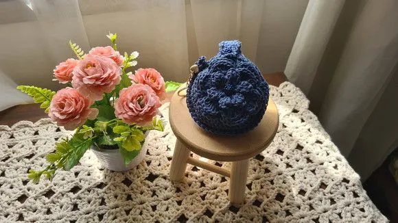 Case em Crochê para Fone de Ouvidos Azul Náutico - foto 4