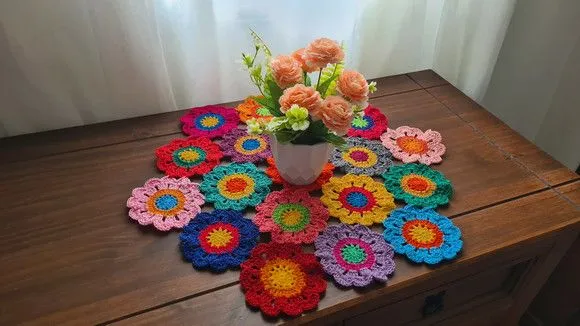 Toalhinha de Crochê Flores Japonesa (50 cm x 45 Cm) - artesanato de Mari Crochê feito com carinho!