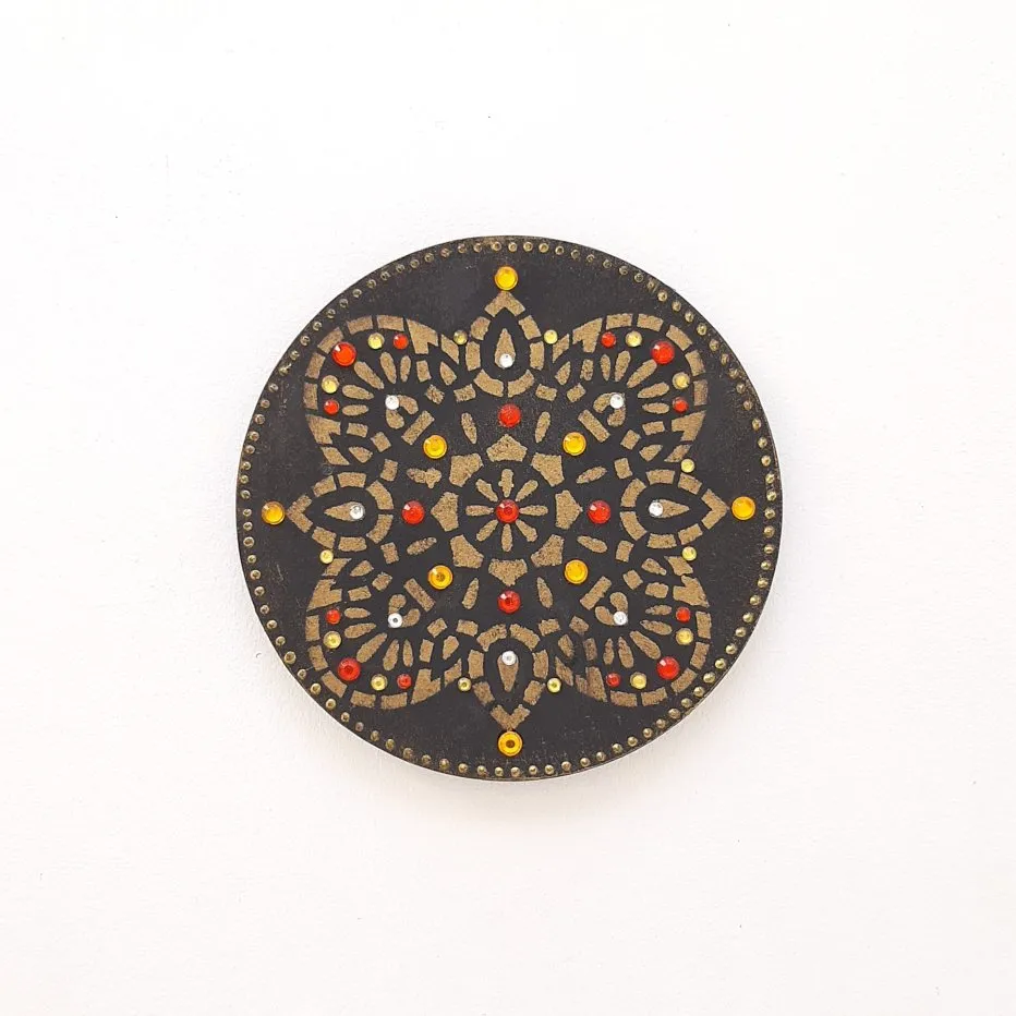 Mandala Indiana Preta - artesanato de Estudio Bananeira
