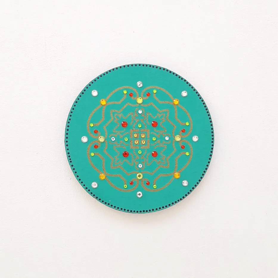 Mandala Indiana Colorida - artesanato de Estudio Bananeira