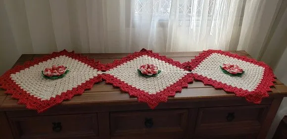 Trilho de Mesa com Aplicação de Flores - foto 4