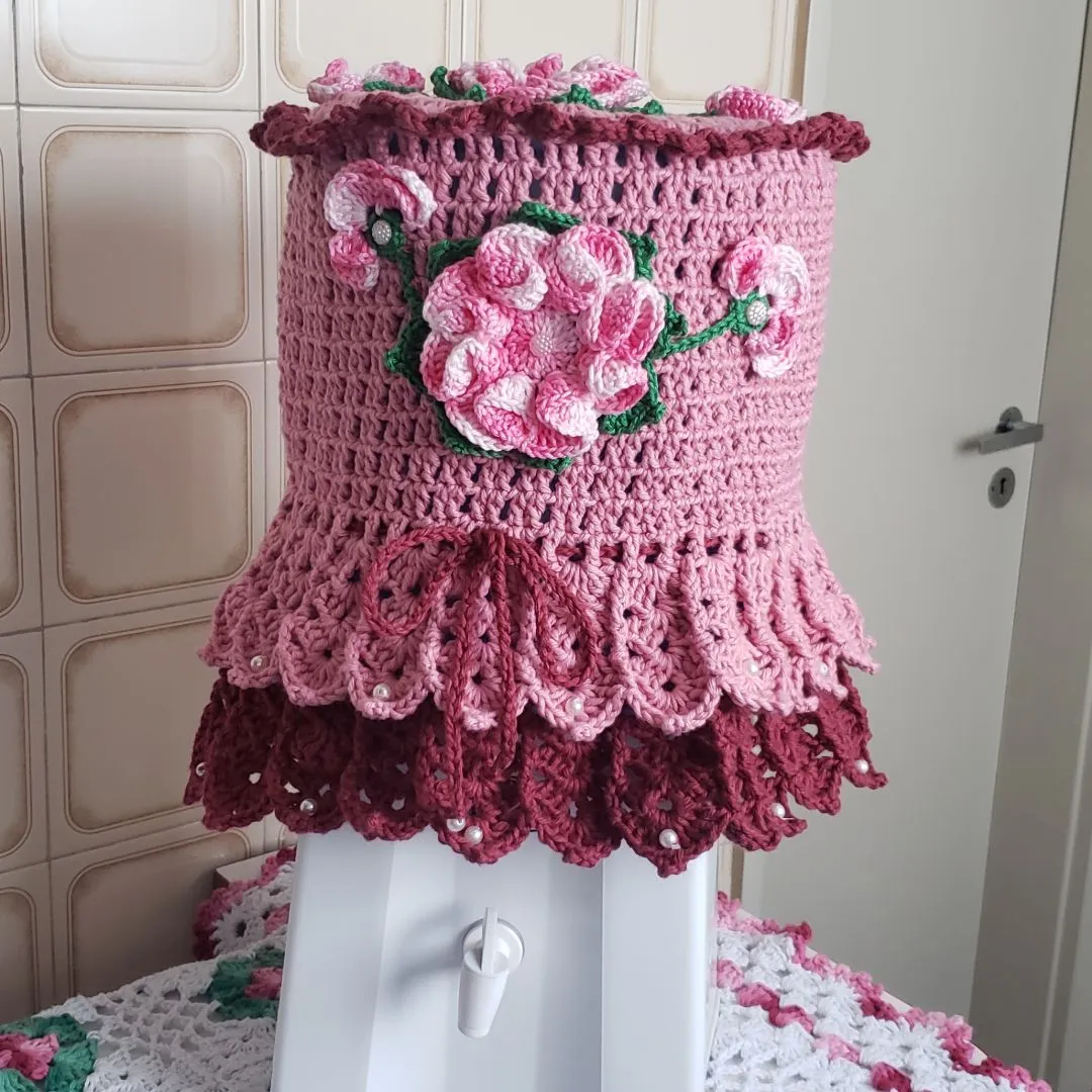 Capa para Galão de Água Mineral 10l - artesanato de Mari Crochê feito com carinho!