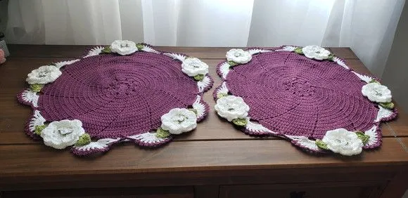 Sousplat Ternura Orquídea Flores Brancas 02 Peças - artesanato de Mari Crochê feito com carinho!