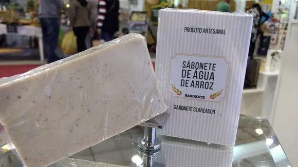 Sabonete Água de Arroz Natural Clareador de Manchas - foto 2