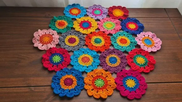 Toalhinha de Crochê Flores Japonesa (50 cm x 45 Cm) - foto 4