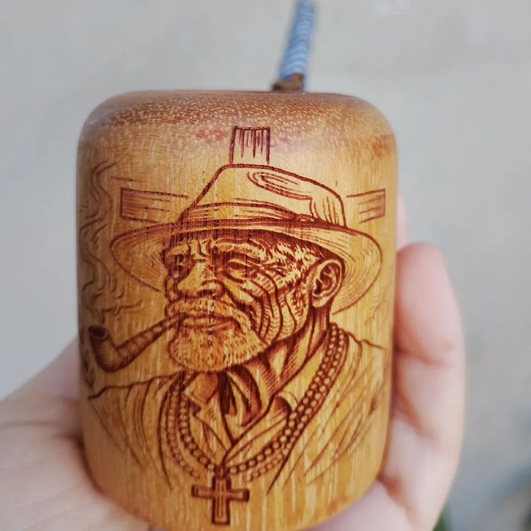 cachimbo preto velho pirografado - artesanato feito à mão por Ateliê Silmara Boni