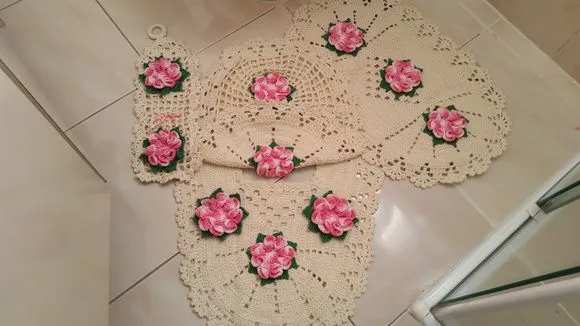 Jogo de Banheiro em Crochê Flor Camélia 4 Peças - foto 5