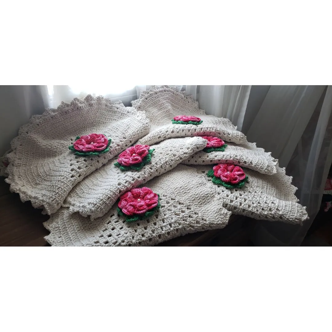 Capa em crochê encosto Cadeira Oval 6 unidades - artesanato de Mari Crochê feito com carinho!