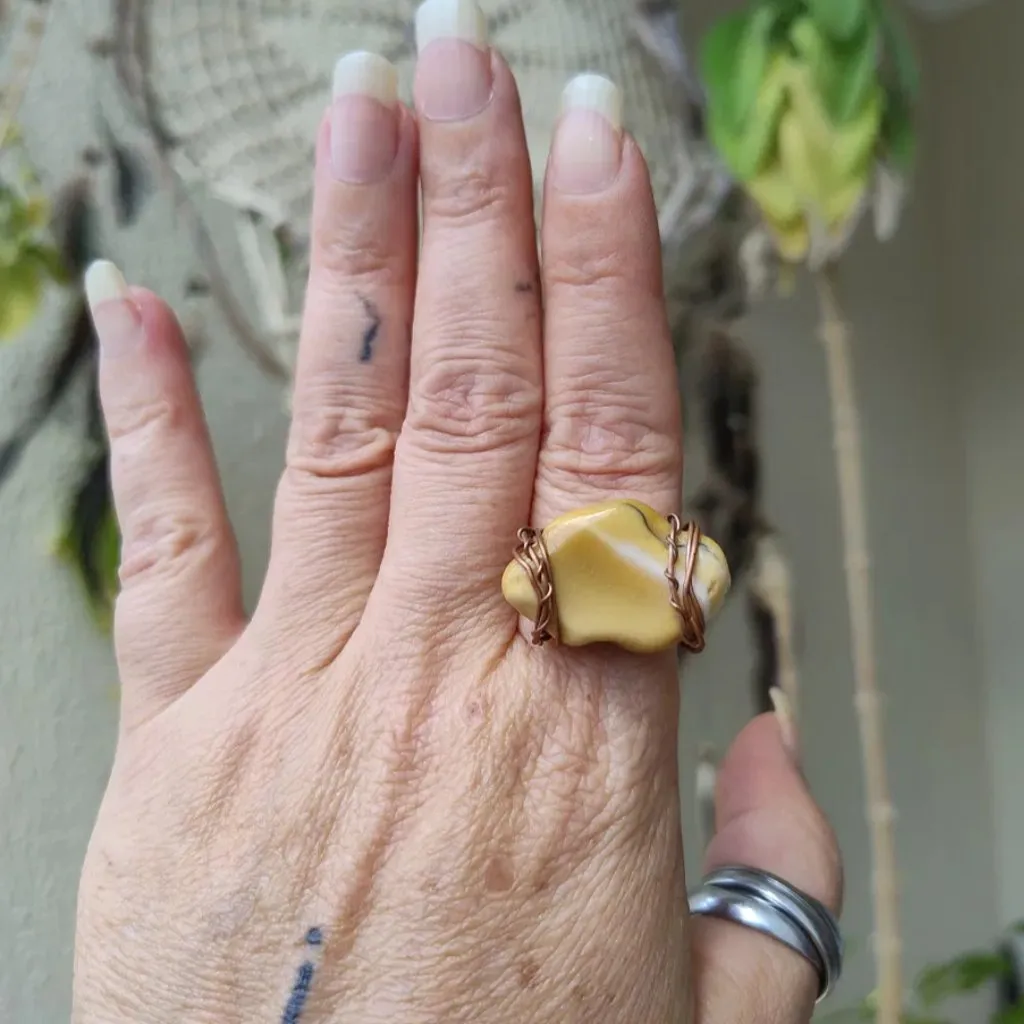 Anel Wire Wrap Cobre e Pedra Natural ARO20 - artesanato feito à mão por Luna Dreads e Artes 🌜
